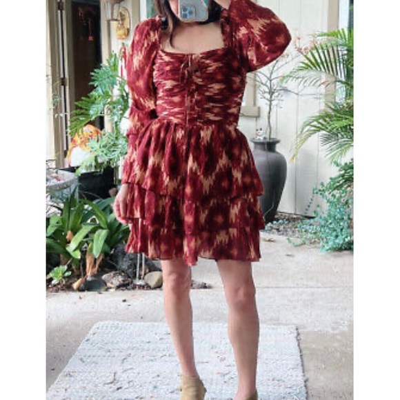 House of Harlow 1960 Dresses & Skirts - HOUSE Of HARLOW 1960 x Revolve Boho Floral Sz M Ruffled Tiered Metallic Dress